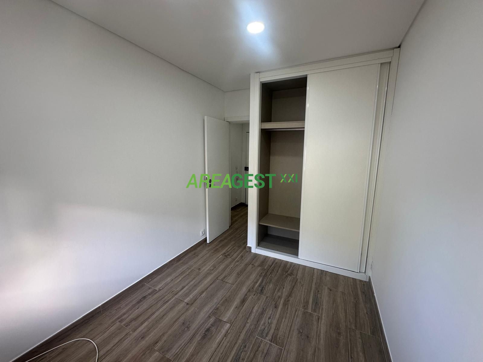 Apartamento T1 para Venda em Charneca de Caparica e Sobreda