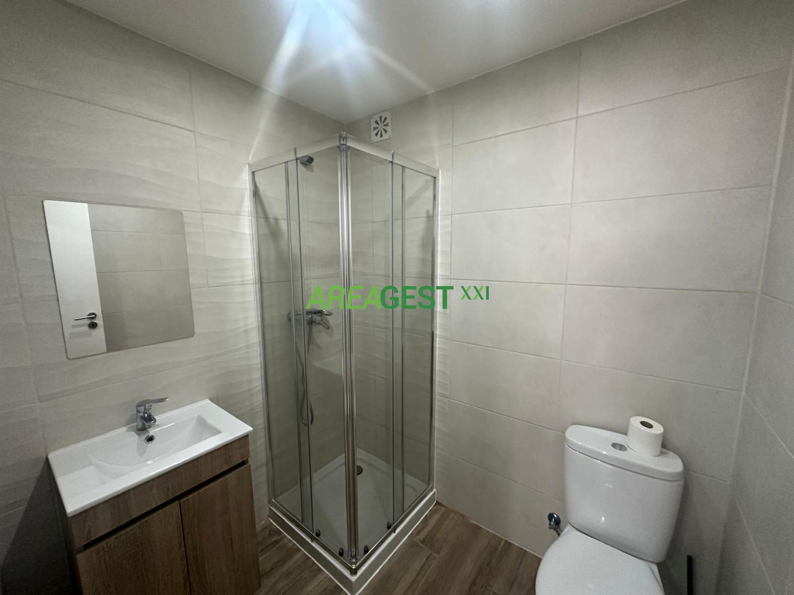 Apartamento T1 para Venda em Charneca de Caparica e Sobreda