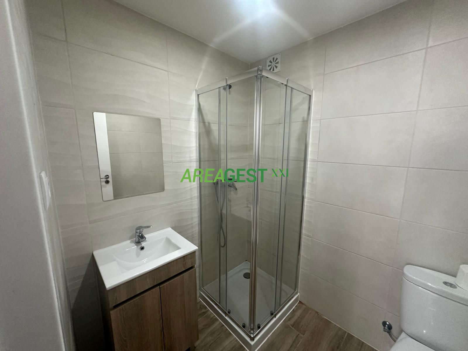 Apartamento T1 para Venda em Charneca de Caparica e Sobreda