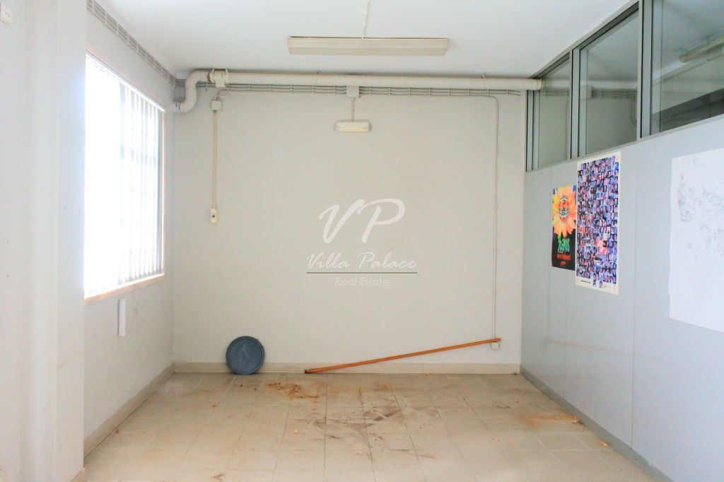 Loja para Venda em Santo António dos Cavaleiros e Frielas Foto 3