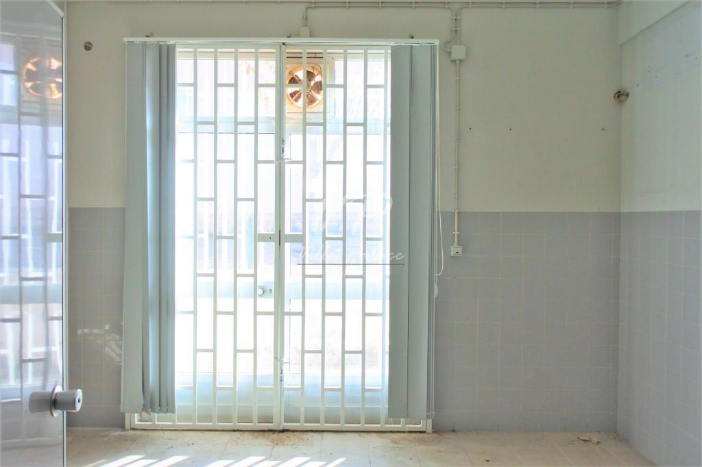 Loja para Venda em Santo António dos Cavaleiros e Frielas Foto 10