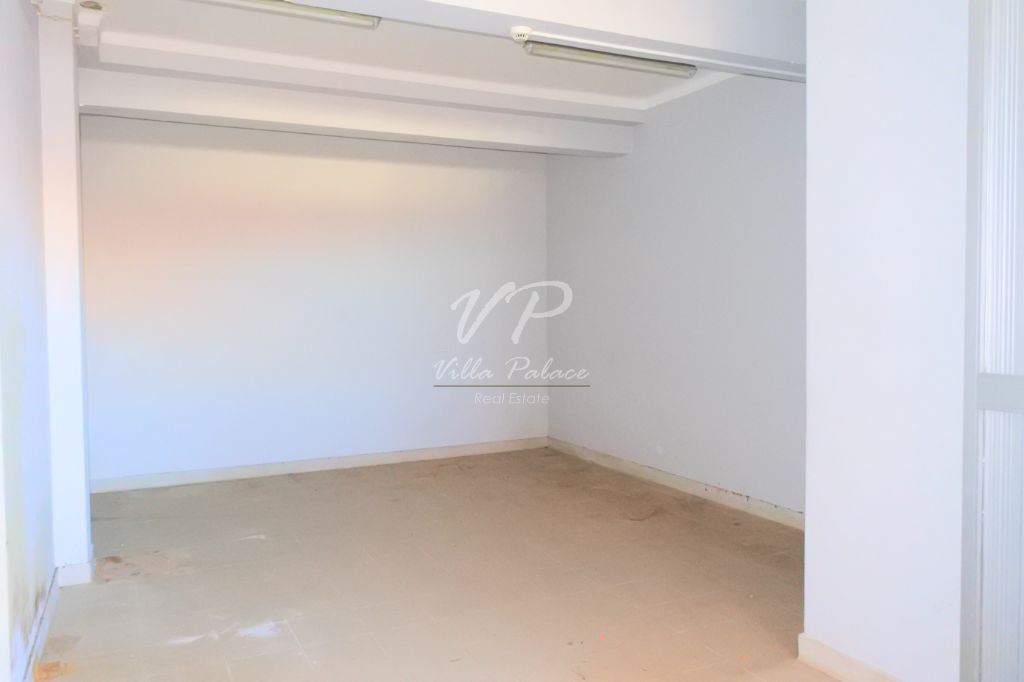 Loja para Venda em Santo António dos Cavaleiros e Frielas Foto 11