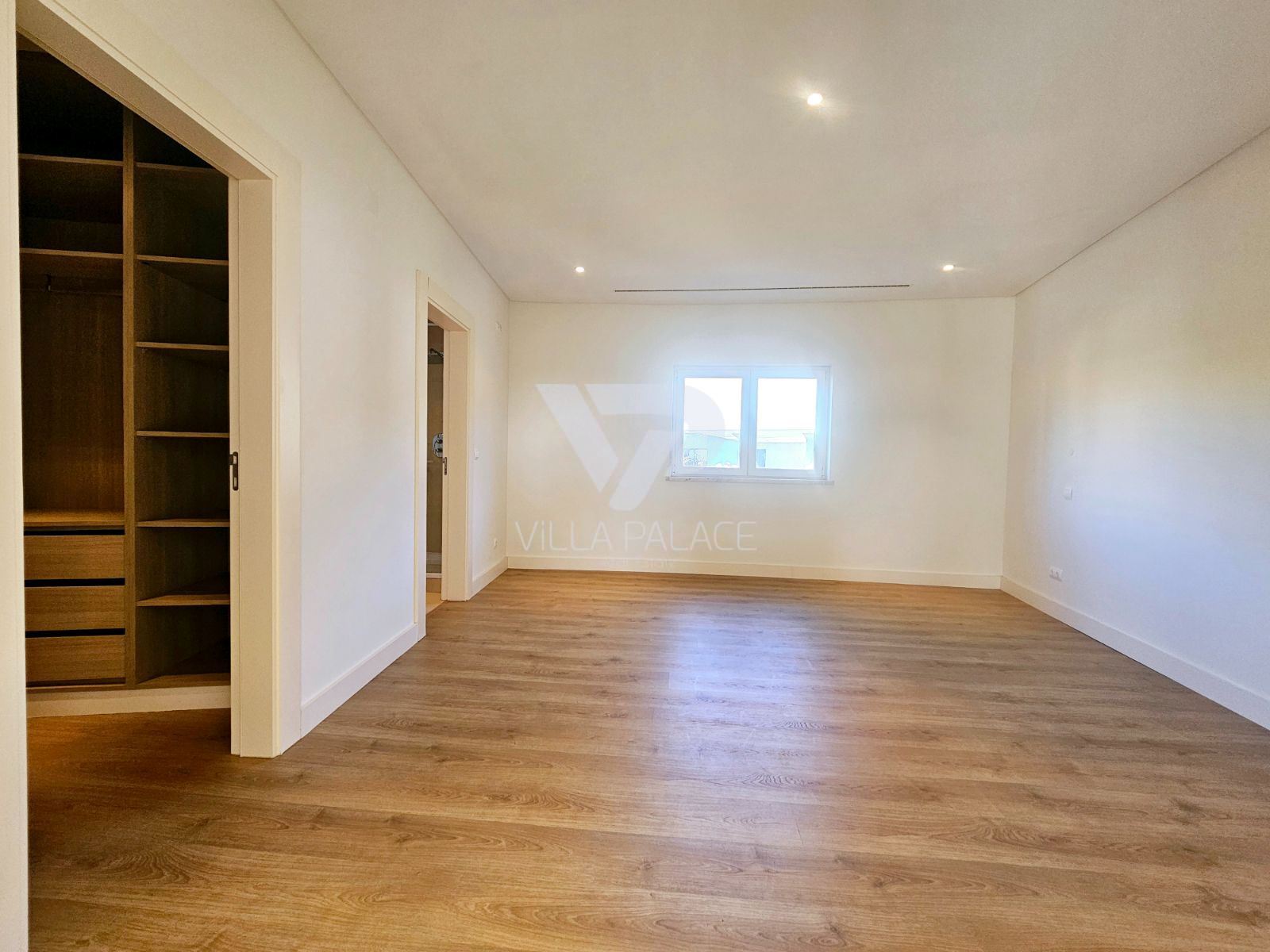 Moradia T4 para Venda em Queluz e Belas