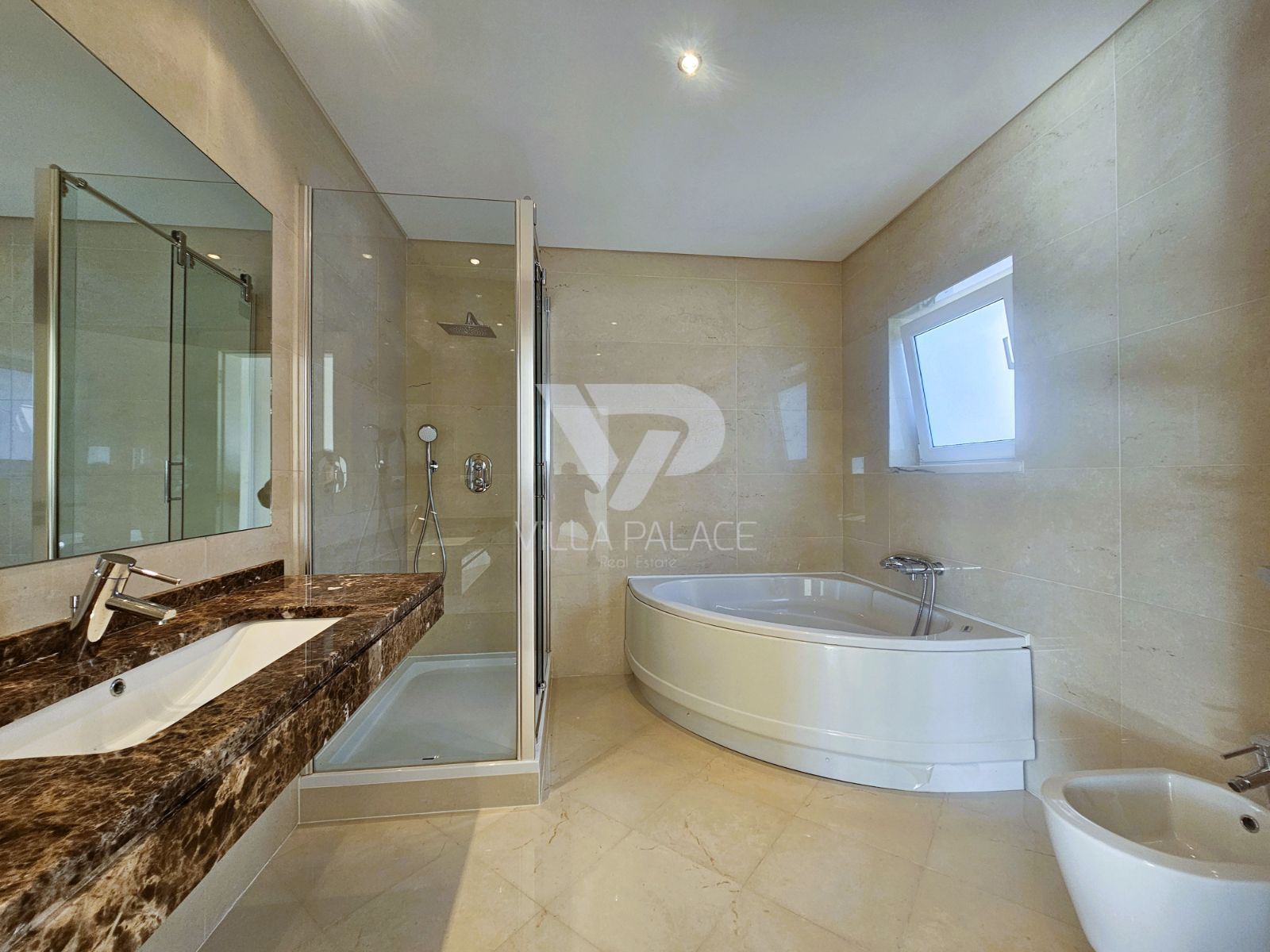 Moradia T4 para Venda em Queluz e Belas