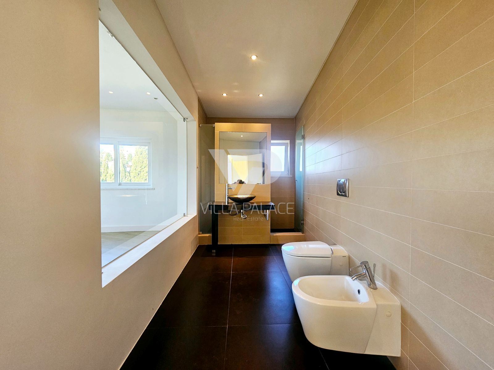 Moradia T4 para Venda em Queluz e Belas