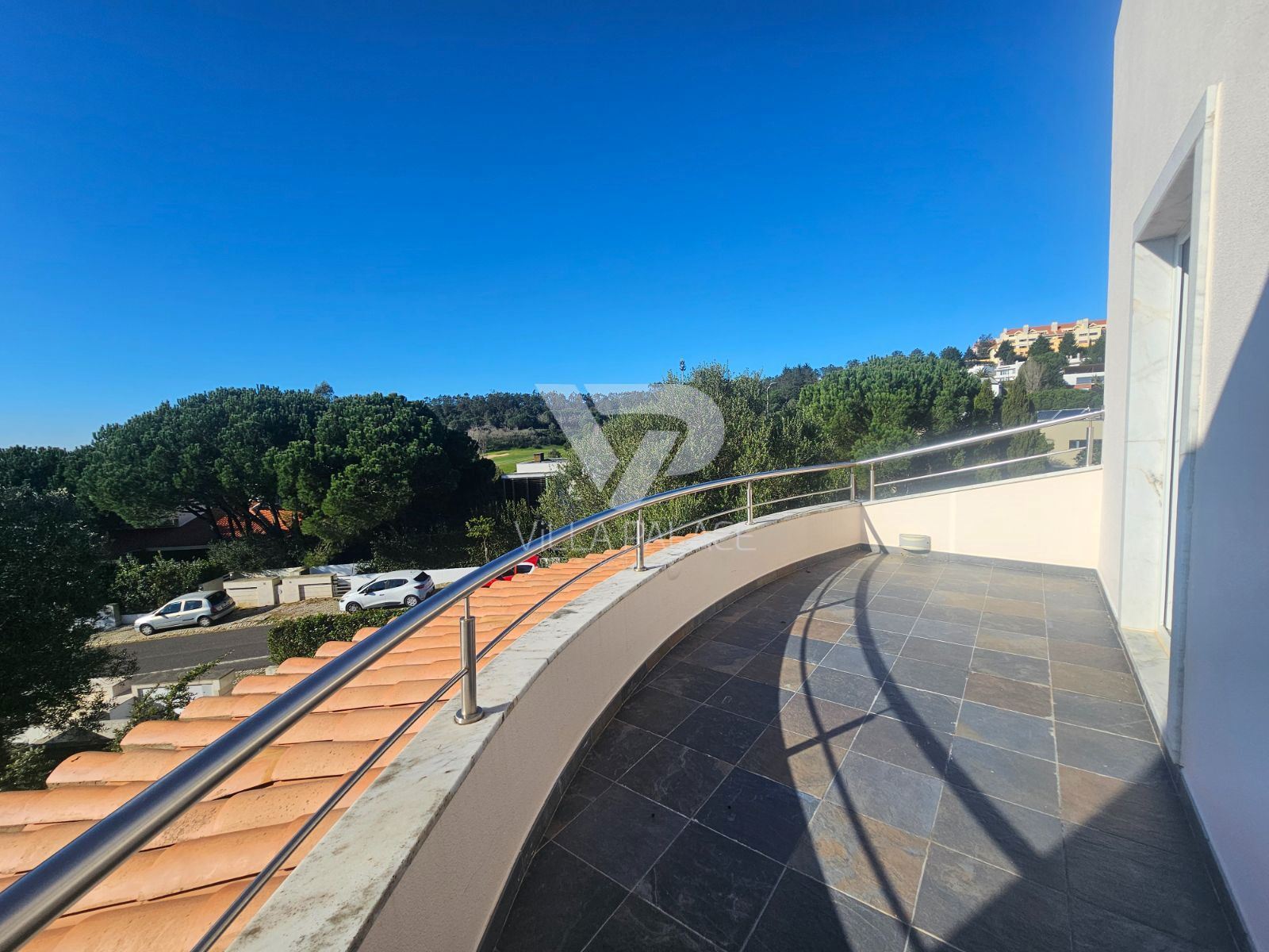 Moradia T4 para Venda em Queluz e Belas