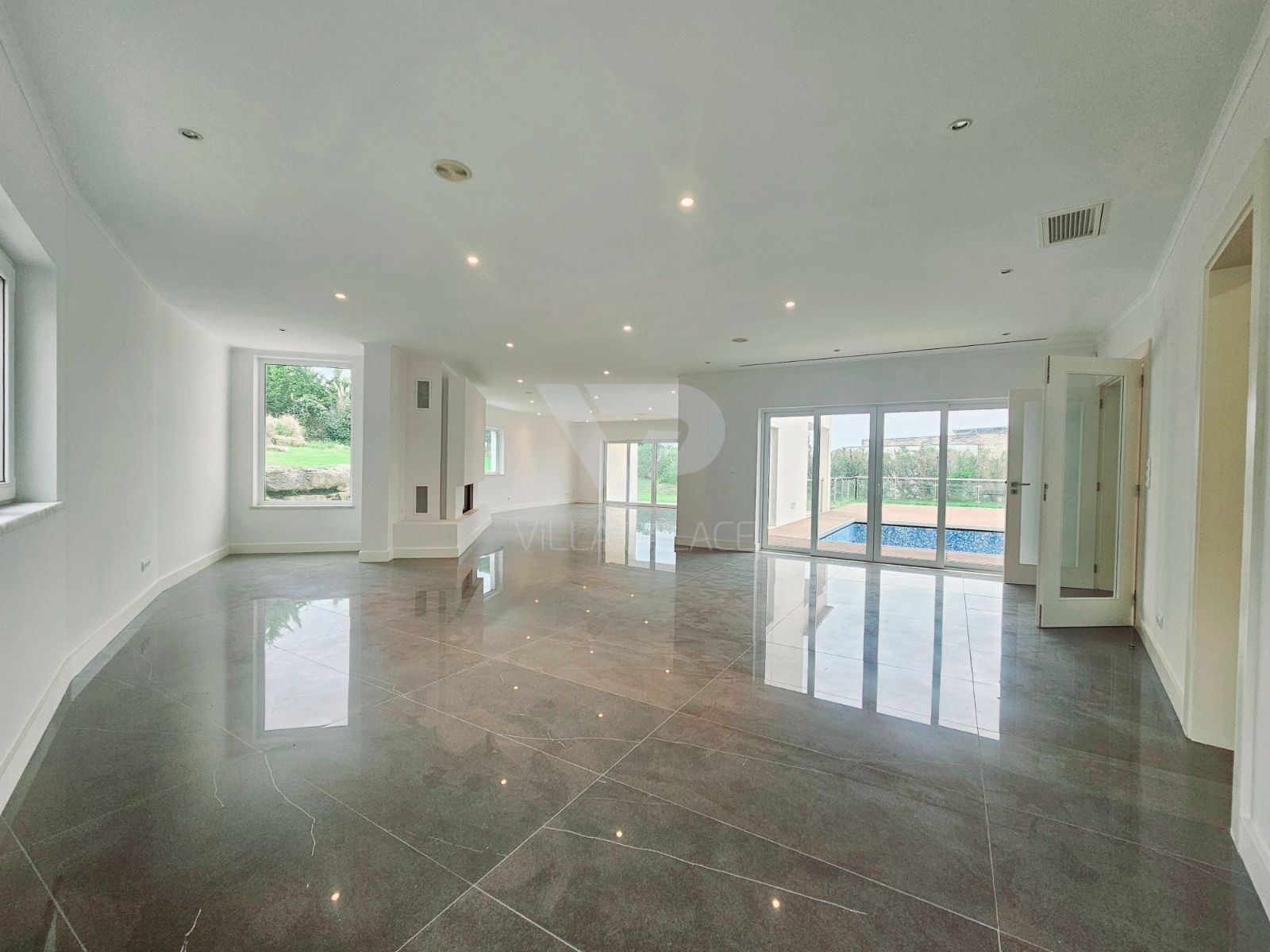 Moradia T4 para Venda em Queluz e Belas