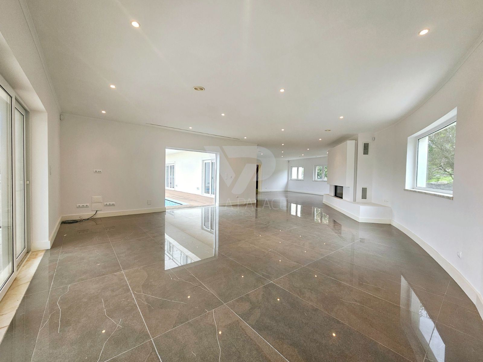 Moradia T4 para Venda em Queluz e Belas