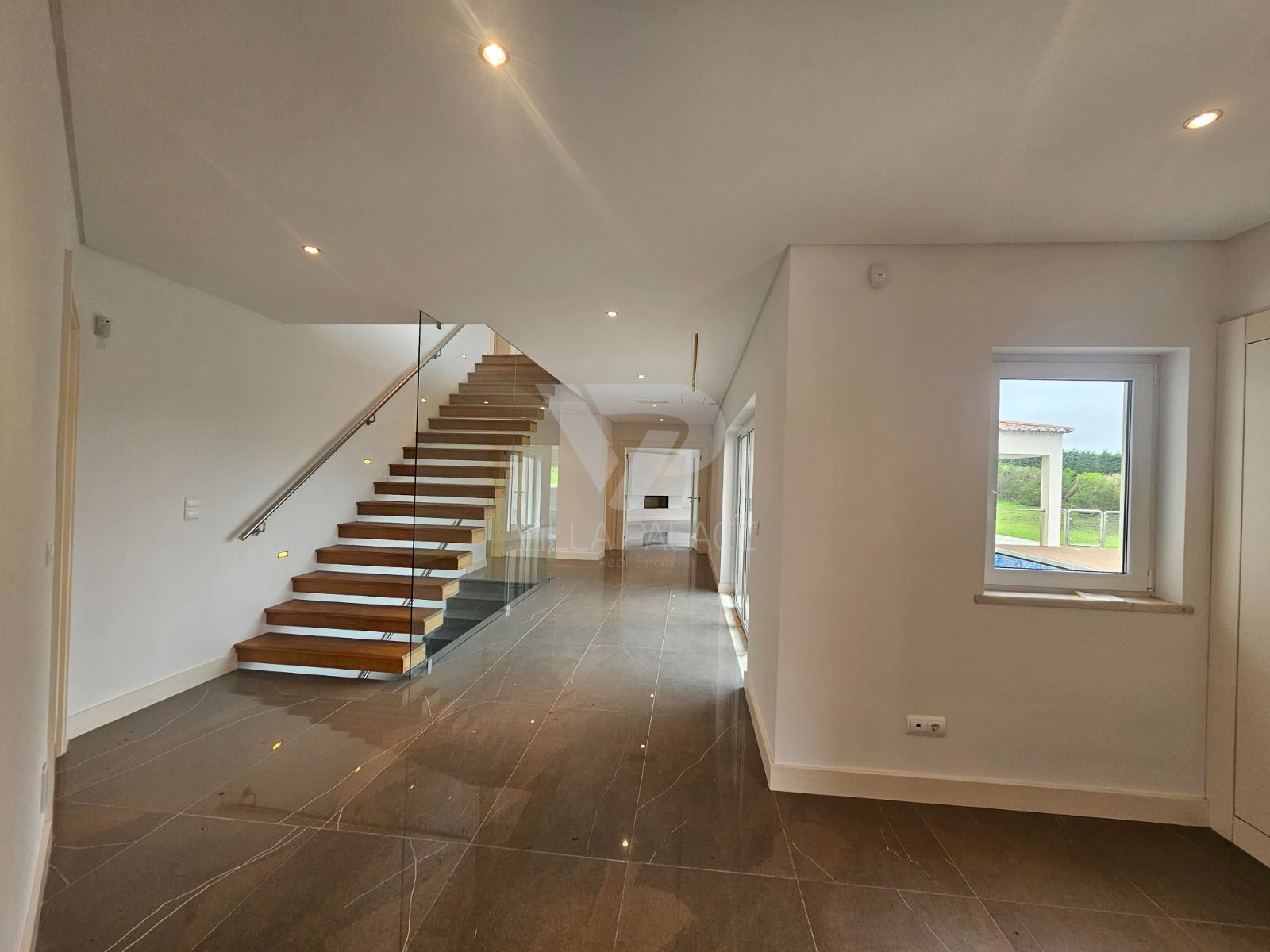 Moradia T4 para Venda em Queluz e Belas