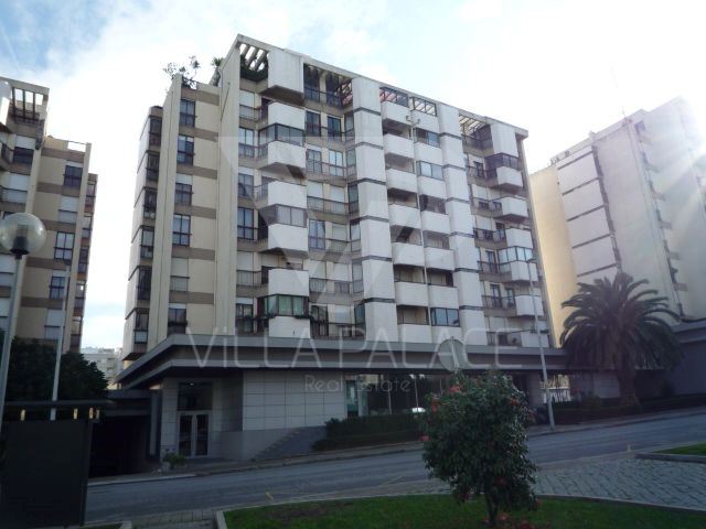 Negócio para Arrendamento em Paranhos