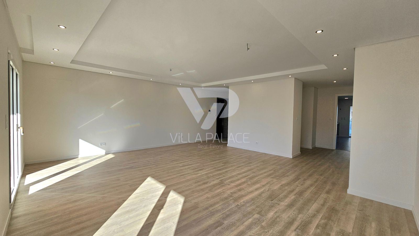 Apartamento T3 para Arrendamento em Carcavelos e Parede