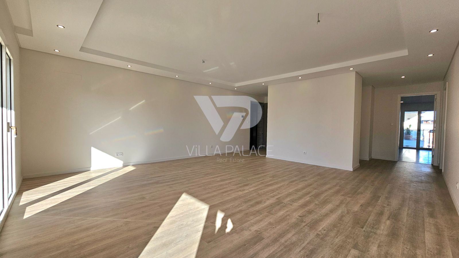 Apartamento T3 para Arrendamento em Carcavelos e Parede
