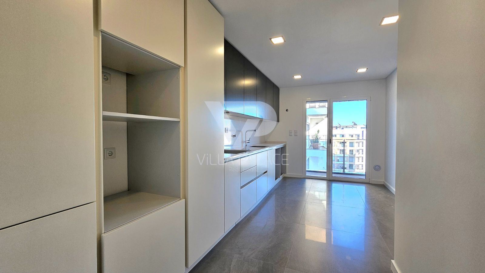 Apartamento T3 para Arrendamento em Carcavelos e Parede