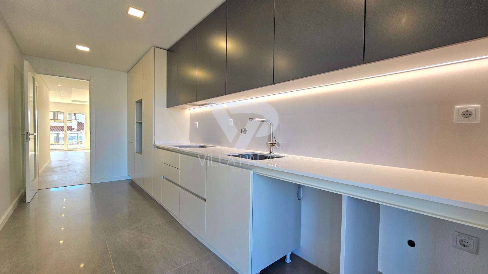 Apartamento T3 para Arrendamento em Carcavelos e Parede