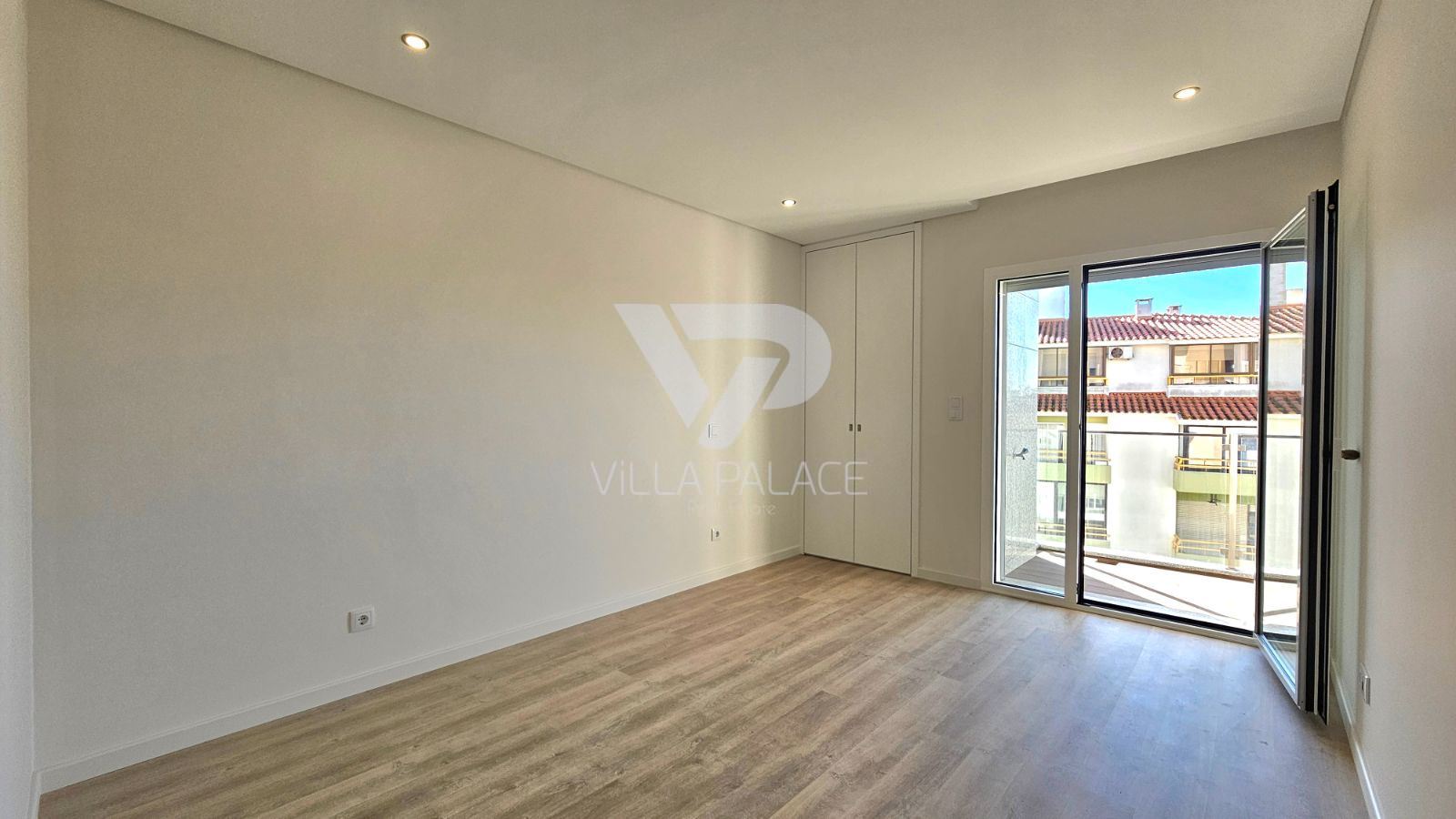 Apartamento T3 para Arrendamento em Carcavelos e Parede