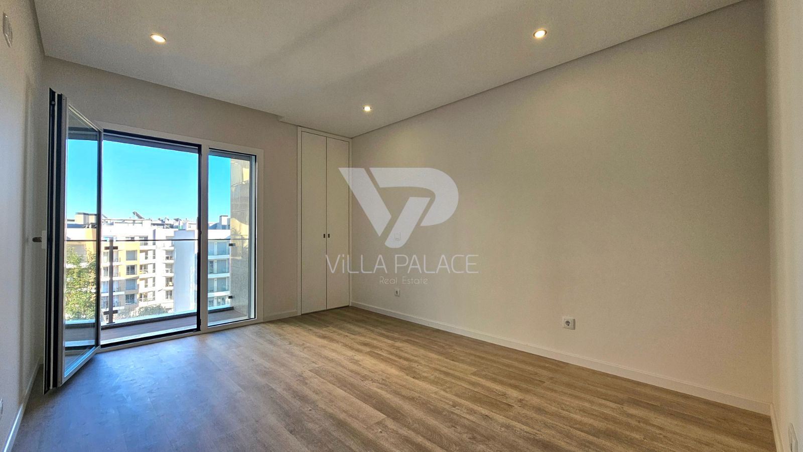 Apartamento T3 para Arrendamento em Carcavelos e Parede
