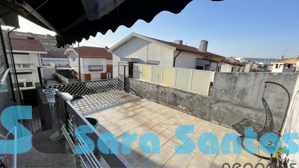 Moradia T4 para Venda em Madalena Foto 10/20