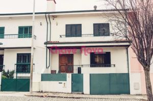 Moradia em banda T4, para Compra