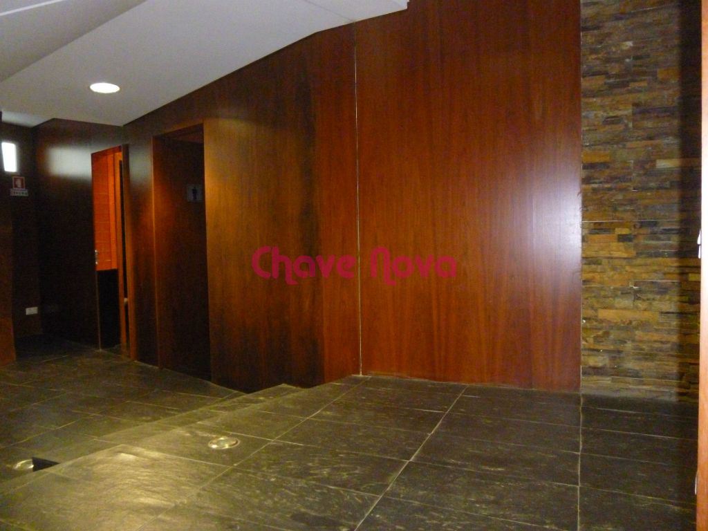 Escritório com 585 m² em Zona central de V. N. Gaia