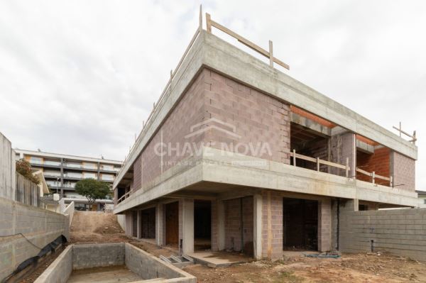 Semi-detached house T3, para Sale