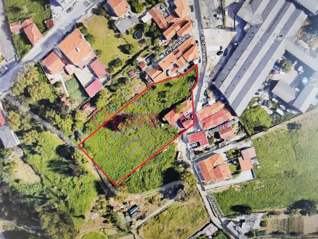 Terreno p/ construção de moradias 3 ou 4 frentes