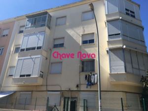 Apartamento com 3 Quartos para Arrendamento