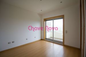 Moradia em banda T4, para Compra