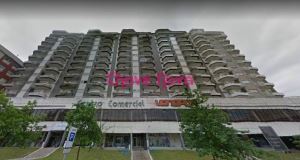 Loja em centro comercial, para Compra