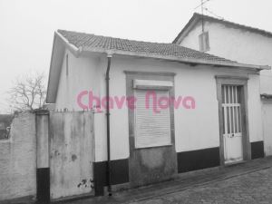 Moradia isolada T2, para Compra