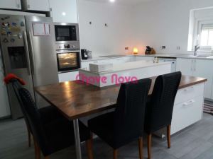 Moradia bifamiliar T2, para Compra