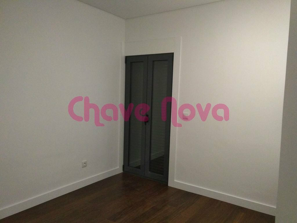 Apartamento T4 para Venda em Cedofeita, Santo Ildefonso, Sé, Miragaia, São Nicolau e Vitória Foto 4