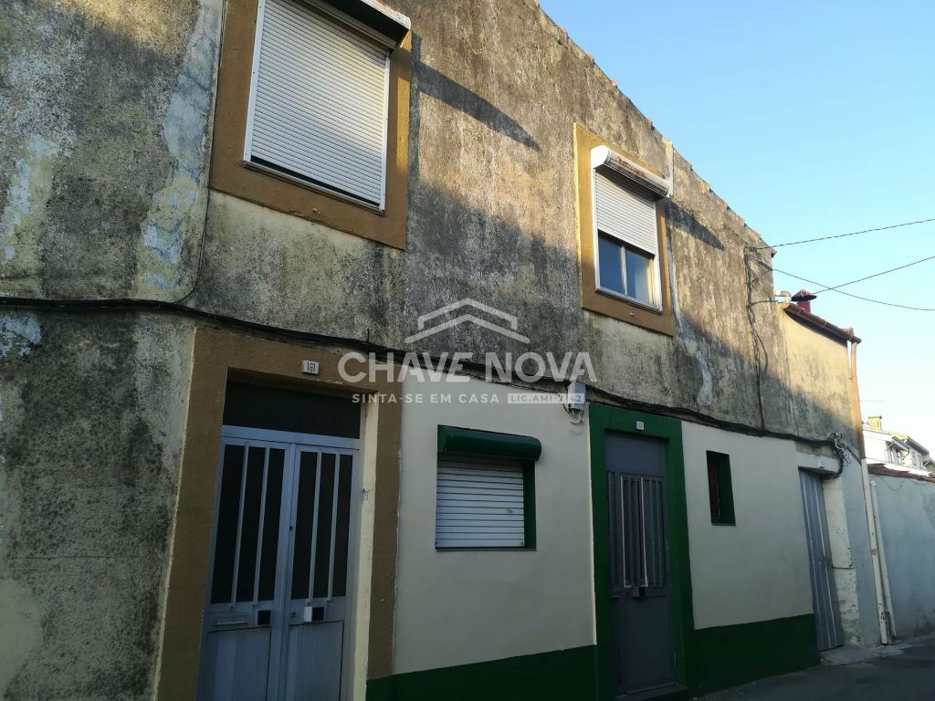 Moradia T2 para Venda em Santa Marinha e São Pedro da Afurada