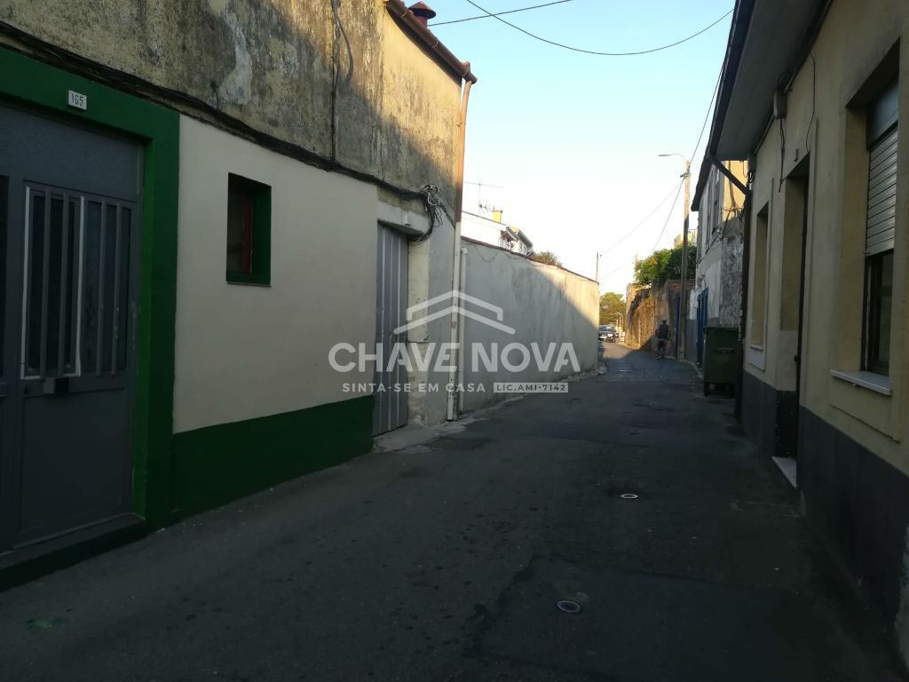 Moradia T2 para Venda em Santa Marinha e São Pedro da Afurada