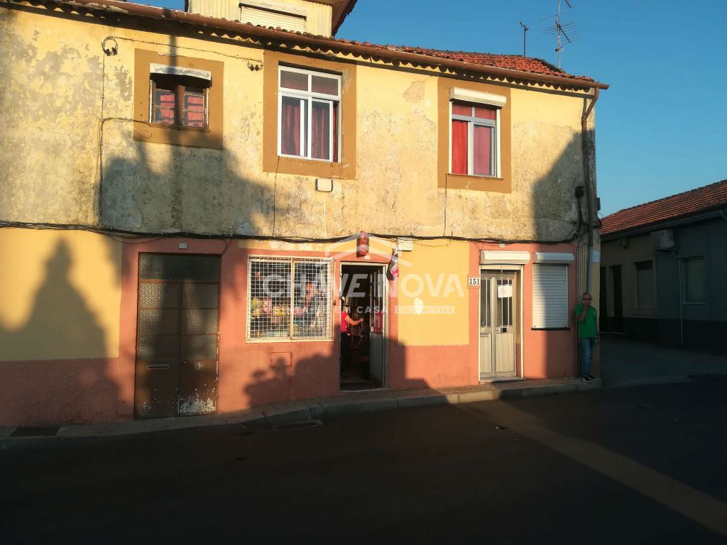 Moradia T2 para Venda em Santa Marinha e São Pedro da Afurada