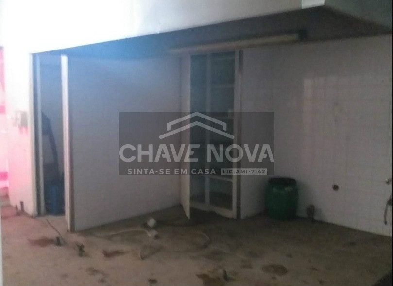 Loja para Venda em Mafamude e Vilar do Paraíso