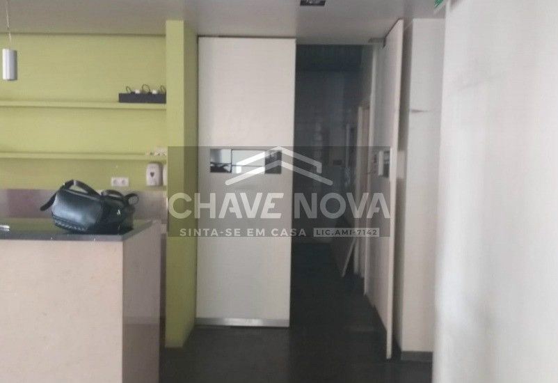 Loja para Venda em Mafamude e Vilar do Paraíso