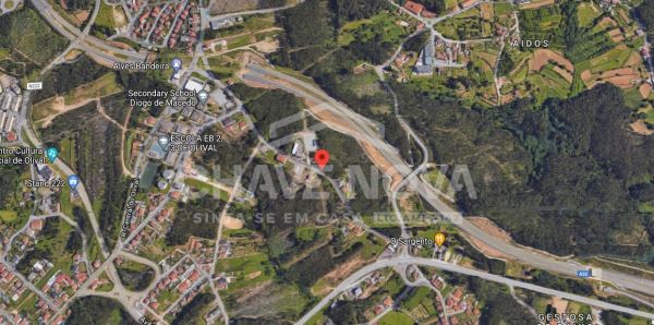 Terreno Urbano com cerca de 2000m2 na Rua do Estudante Sandim 