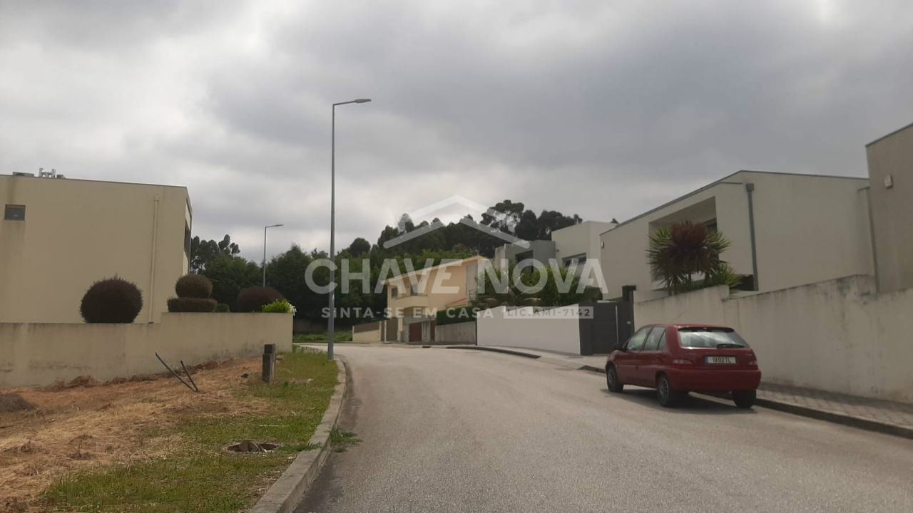 Terreno para Venda em Arcozelo