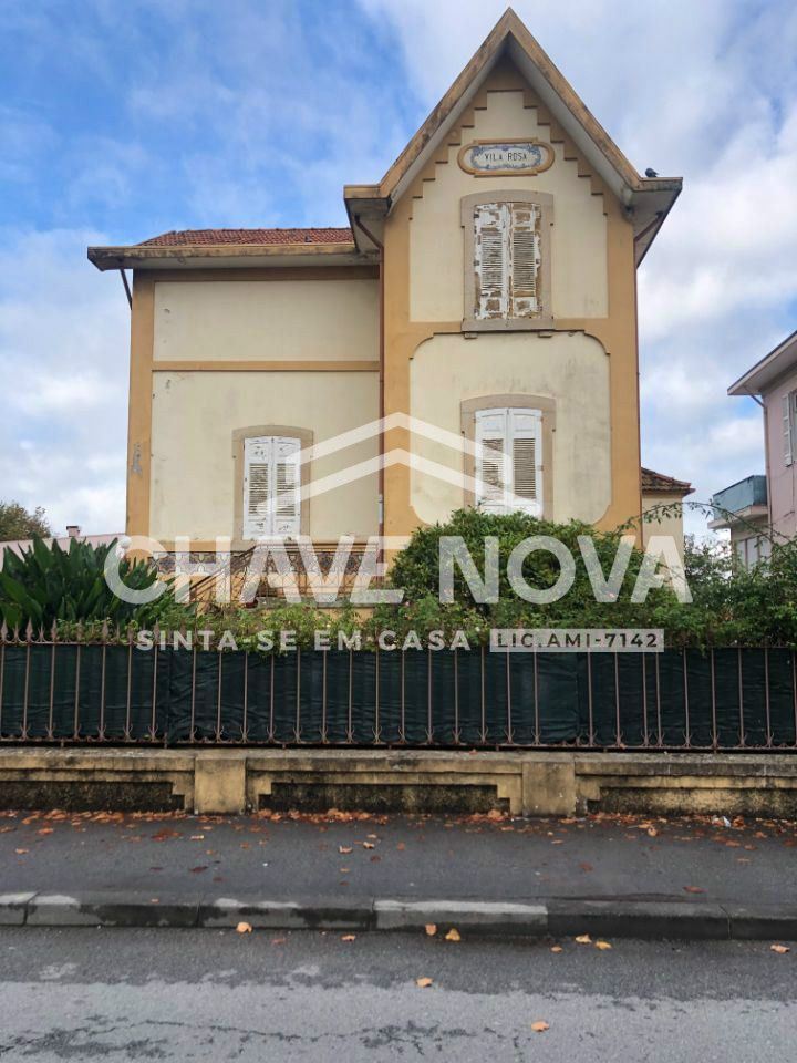 Palacete T8-  Aguda - Gaia (300mts da Praia da Aguda)