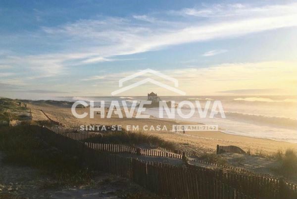 Palacete T8-  Aguda - Gaia (300mts da Praia da Aguda)