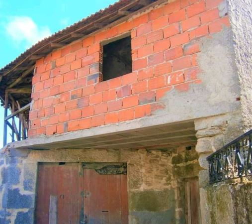 Casa para reconstrução em Valpaços