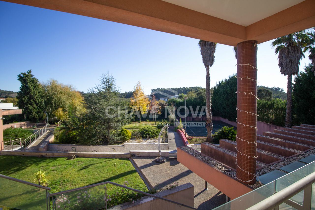 Moradia T6 para Venda em São Felix da Marinha