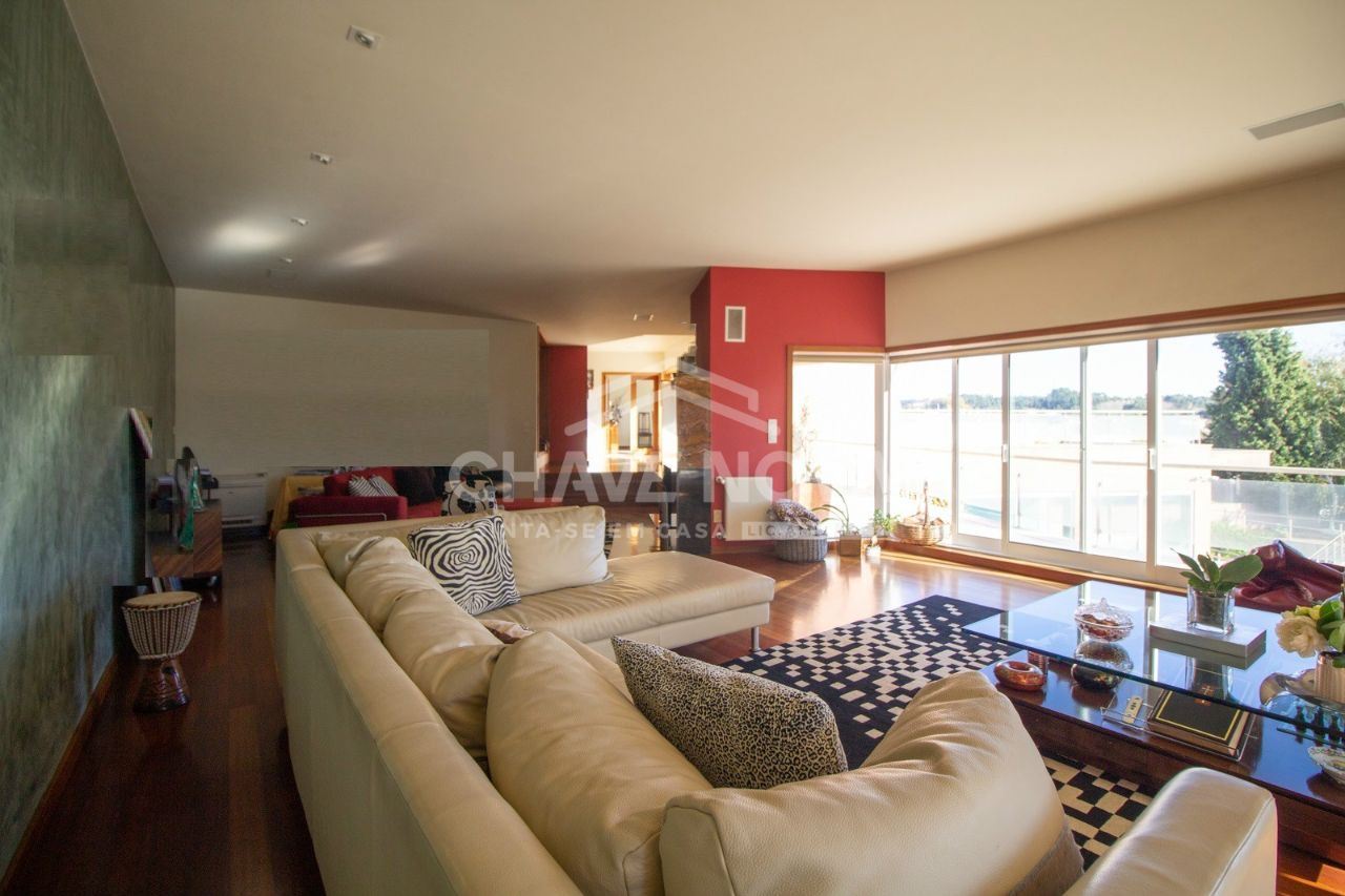 Moradia T6 para Venda em São Felix da Marinha