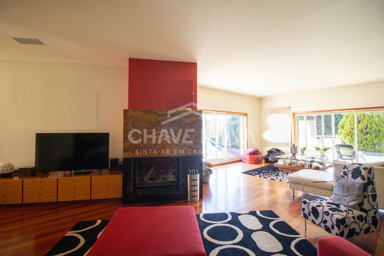 Moradia T6 para Venda em São Felix da Marinha