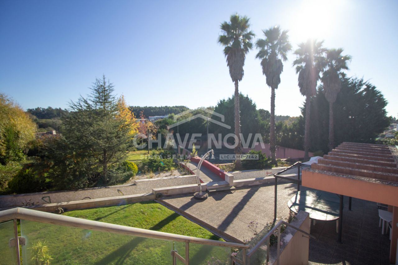 Moradia T6 para Venda em São Felix da Marinha