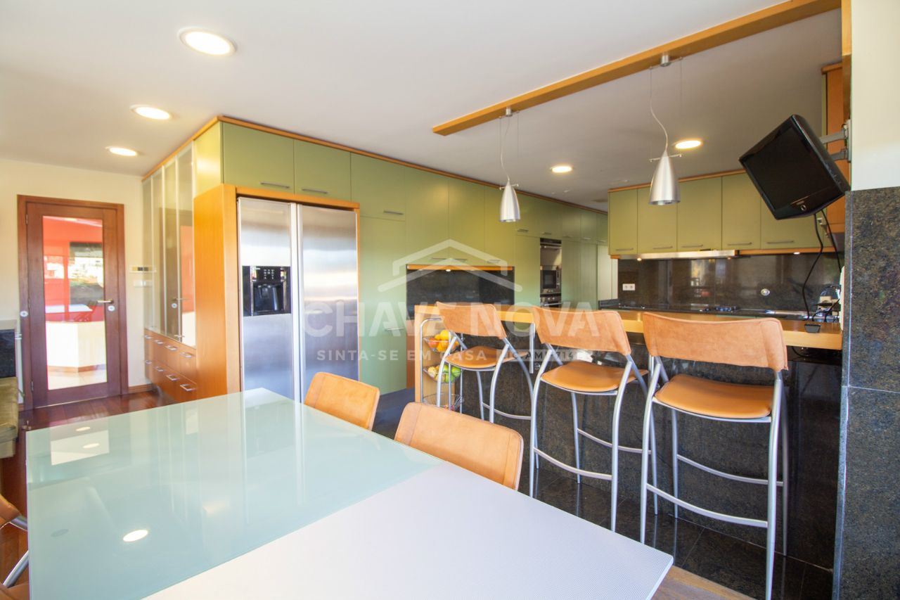 Moradia T6 para Venda em São Felix da Marinha