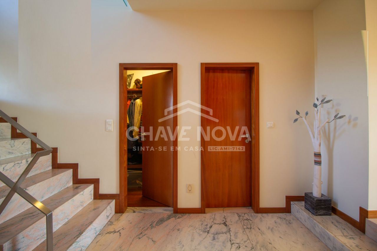 Moradia T6 para Venda em São Felix da Marinha