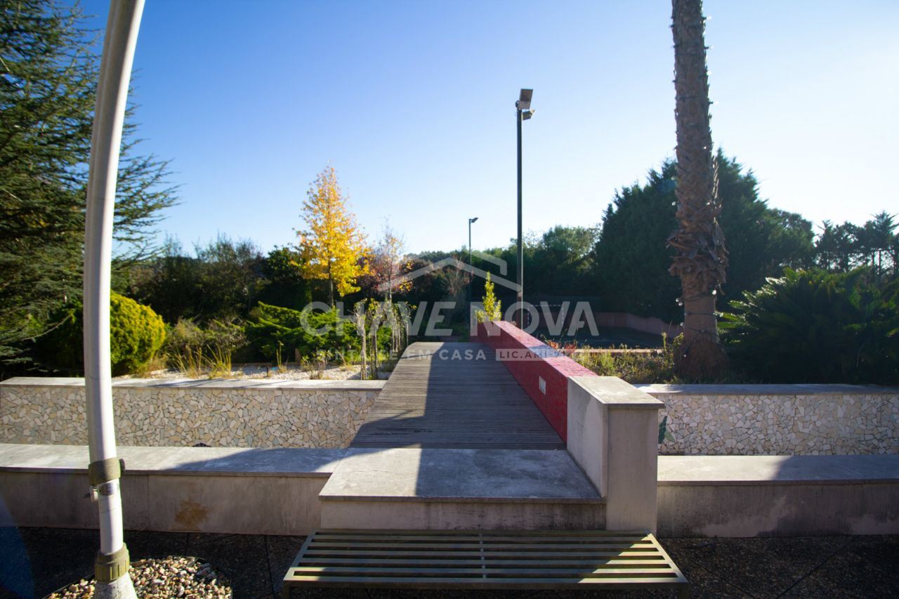 Moradia T6 para Venda em São Felix da Marinha