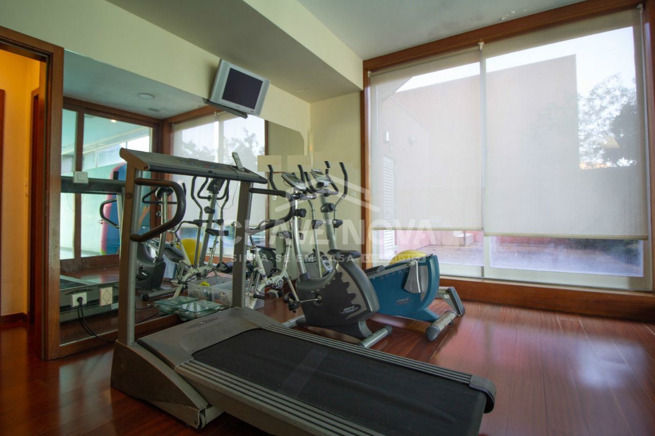 Moradia T6 para Venda em São Felix da Marinha