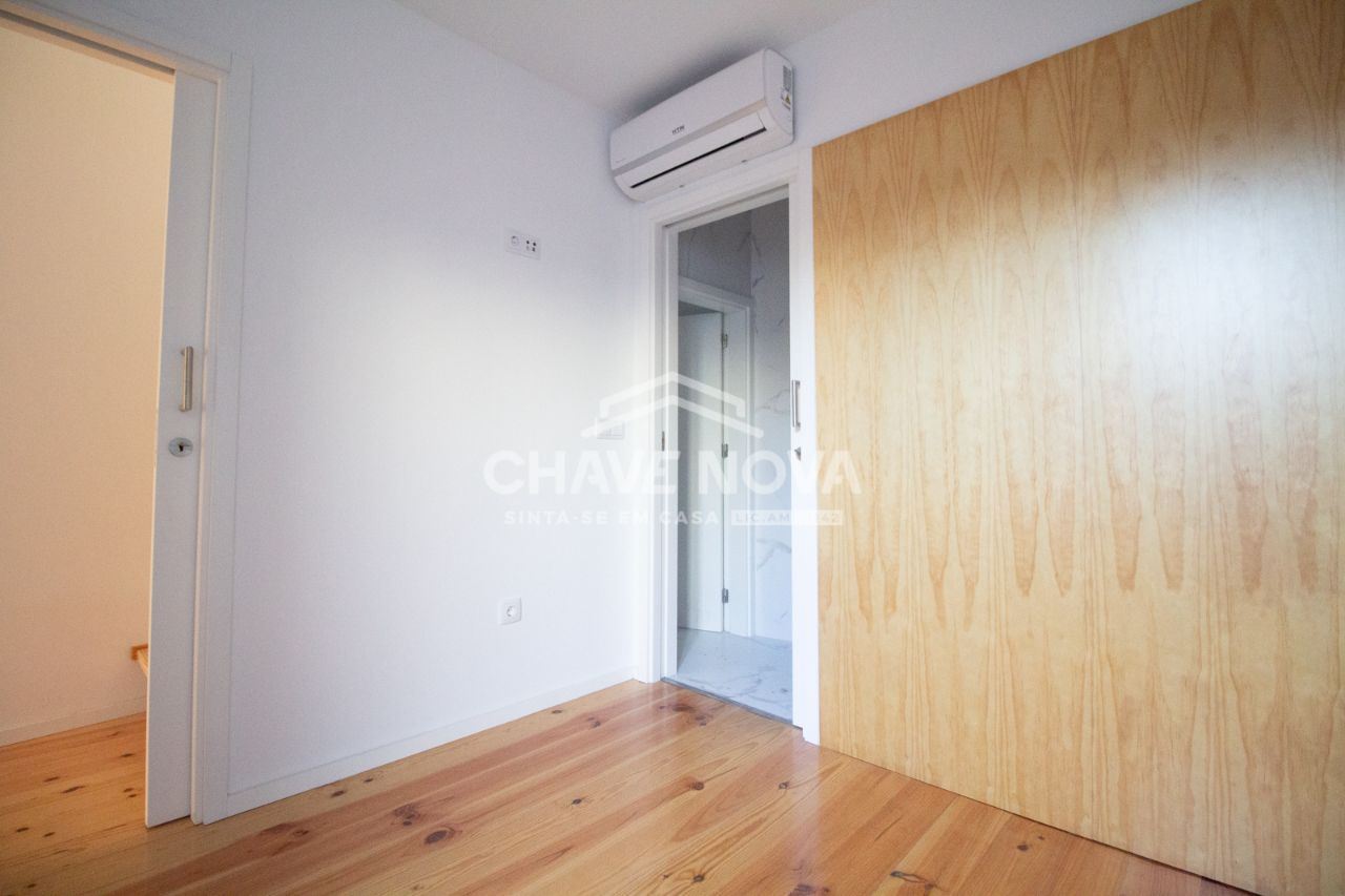 Apartamento T2 para Venda em Cedofeita, Santo Ildefonso, Sé, Miragaia, São Nicolau e Vitória Foto 10